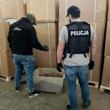 Kilkanaście ton „lewego” tytoniu. Przejęte przez policjantów