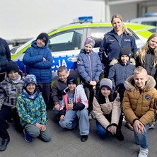 Wizyta dzieci w koronowskim komisariacie. Poznali pracę policjantów