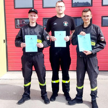 Trzech druhów pozywtywnie zadło egzamin. Gratulujemy!