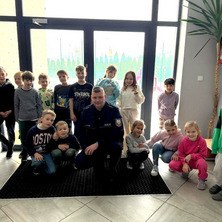 Białobłocki dzielnicowy na półkoloniach w Cielu. Mówiono o bezpieczeństwie