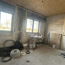 Trwają prace wykończeniowe świetlicy. Wkrótce docieplenie budynku