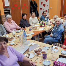 Spotkanie w miłej atmosferze. Seniorzy świętowali Dzień Kobiet i Mężczyzn